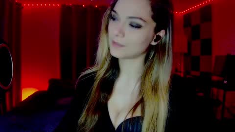 Snapshot of darkskullmistress chatting on 09-13-25, 02:55 roseredgoddess online show from 09-13-25, 02:55