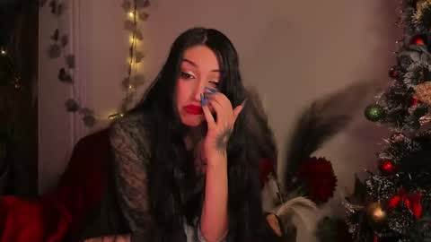 Stella Online Mon-Fri 10am - 7pm gmt 4 online show from 12-24-24, 12:22