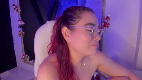 Snapshot of darlingbdsm_ chatting on 12-30-24, 04:40 Darling online show from 12-30-24, 04:40