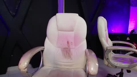 Snapshot of darlingbdsm_ chatting on 01-20-25, 03:50 Darling online show from 01-20-25, 03:50