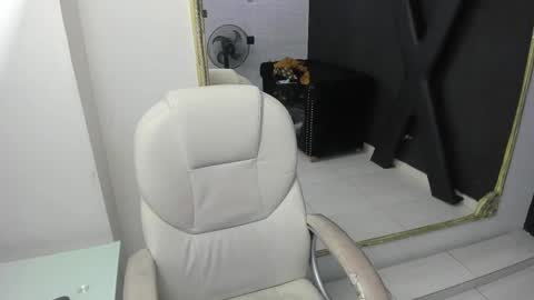 Snapshot of darlingbdsm_ chatting on 03-02-25, 01:49 Darling online show from 03-02-25, 01:49
