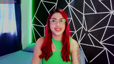 Snapshot of darlyhooper1_ chatting on 09-24-25, 08:45 Darlyhooper online show from 09-24-25, 08:45