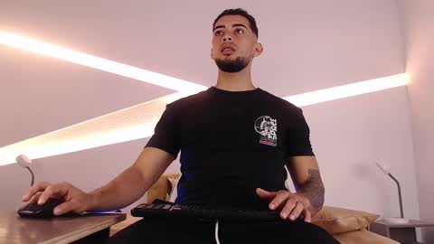 Kael online show from 10-25-25, 01:40