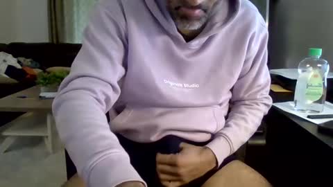 Snapshot of darryl43321 chatting on 03-04-25, 06:07 darryl43321 online show from 03-04-25, 06:07