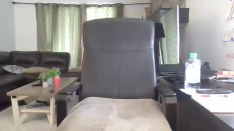 Snapshot of darryl43321 chatting on 10-02-25, 09:00 darryl43321 online show from 10-02-25, 09:00