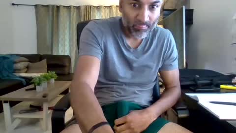 Snapshot of darryl43321 chatting on 10-10-25, 06:18 darryl43321 online show from 10-10-25, 06:18