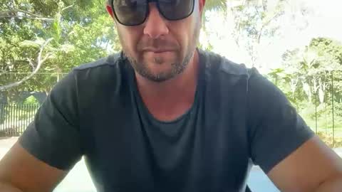 Snapshot of dartanian0001 chatting on 10-22-25, 04:35 dartanian0001 online show from 10-22-25, 04:35