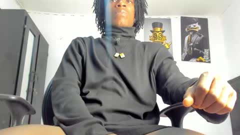 Snapshot of darwin_jhonson chatting on 01-28-25, 11:38 Darwin online show from 01-28-25, 11:38