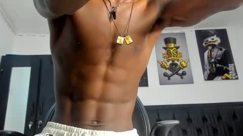 Snapshot of darwin_jhonson chatting on 02-19-25, 12:11 Darwin online show from 02-19-25, 12:11