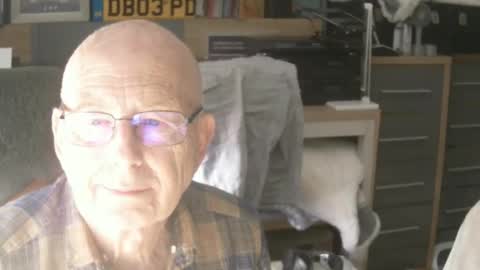 Snapshot of dave9569a chatting on 09-30-25, 02:33 dave9569a online show from 09-30-25, 02:33