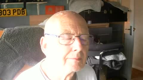 Snapshot of dave9569a chatting on 06-18-26, 05:28 dave9569a online show from 06-18-26, 05:28