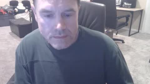 Snapshot of daved14u chatting on 10-25-25, 06:54 daved14u online show from 10-25-25, 06:54