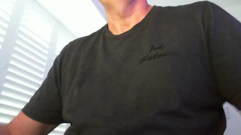 Snapshot of davesu12345 chatting on 10-06-25, 06:33 davesu12345 online show from 10-06-25, 06:33