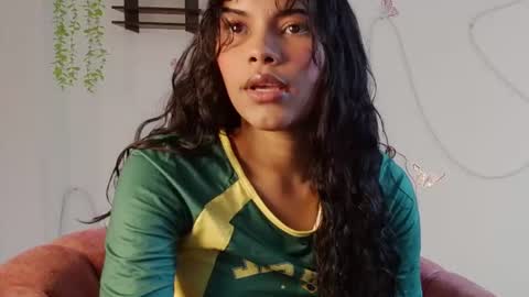 Snapshot of daviana_hill_ chatting on 06-23-26, 03:10 Davi online show from 06-23-26, 03:10