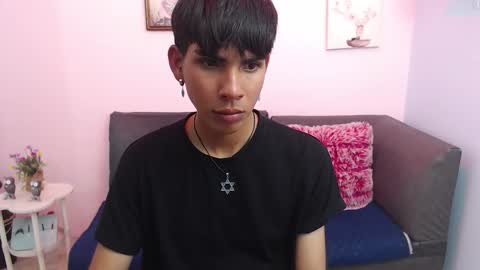 Snapshot of david_925_ chatting on 09-23-25, 04:15 David online show from 09-23-25, 04:15