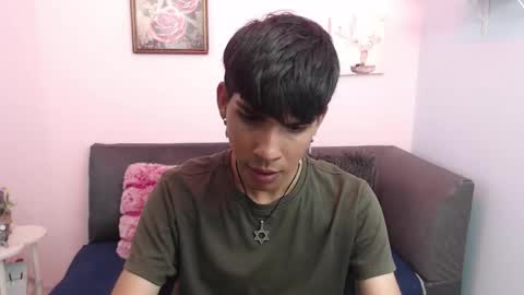 Snapshot of david_925_ chatting on 09-24-25, 04:16 David online show from 09-24-25, 04:16