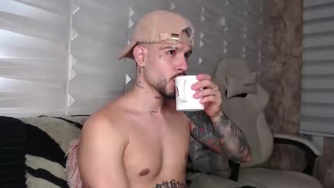 David col11 online show from 11-18-25, 02:28