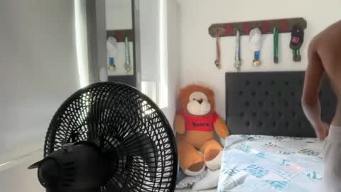 Snapshot of david_hot44 chatting on 06-04-26, 04:46 david_hot44 online show from 06-04-26, 04:46