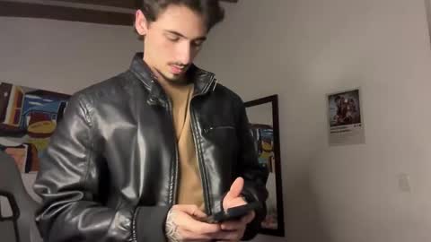 Snapshot of david_muller_ chatting on 12-20-25, 05:03 David online show from 12-20-25, 05:03