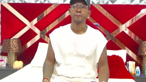 Snapshot of davidblackxl chatting on 07-01-26, 12:40 BigBulge online show from 07-01-26, 12:40