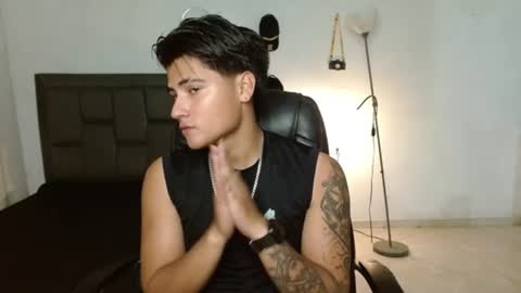 Snapshot of davidbless chatting on 06-10-26, 12:00 David Bless online show from 06-10-26, 12:00