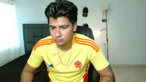 Snapshot of davidbless chatting on 06-17-26, 03:57 David Bless online show from 06-17-26, 03:57