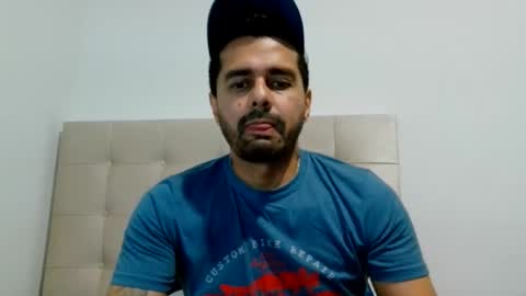 Snapshot of davidmedellin60 chatting on 11-17-25, 10:37 davidmedellin60 online show from 11-17-25, 10:37