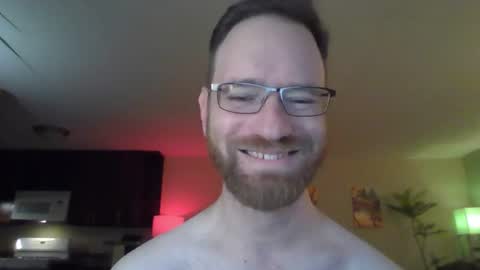 Snapshot of davidwilcox1982 chatting on 02-12-26, 01:22 Dave online show from 02-12-26, 01:22