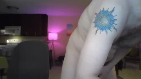 Snapshot of davidwilcox1982 chatting on 03-08-26, 02:04 Dave online show from 03-08-26, 02:04