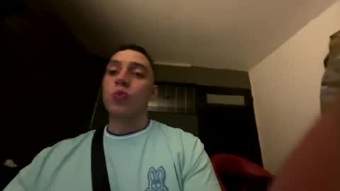 Snapshot of davinson_01 chatting on 12-30-24, 08:32 Davinson online show from 12-30-24, 08:32