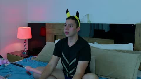 Snapshot of davinson_01 chatting on 03-29-26, 07:41 Davinson online show from 03-29-26, 07:41