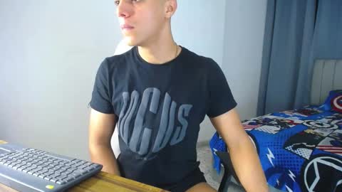 Snapshot of davisito7 chatting on 12-14-24, 08:45 David Angel online show from 12-14-24, 08:45