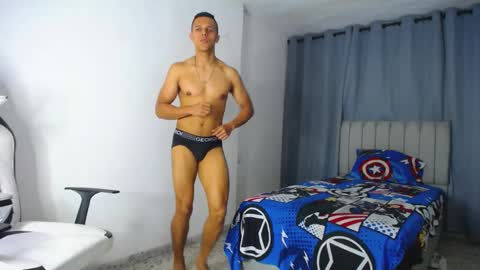 Snapshot of davisito7 chatting on 01-21-25, 07:04 David Angel online show from 01-21-25, 07:04