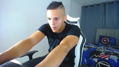 Snapshot of davisito7 chatting on 02-08-25, 04:47 David Angel online show from 02-08-25, 04:47