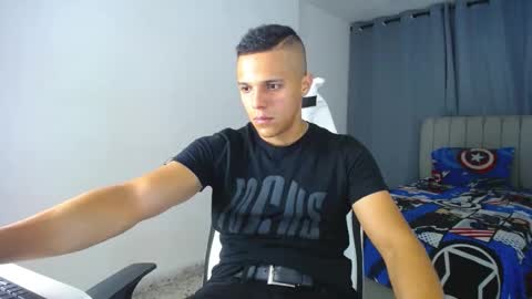 Snapshot of davisito7 chatting on 02-10-25, 02:41 David Angel online show from 02-10-25, 02:41