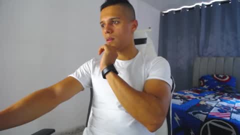 Snapshot of davisito7 chatting on 02-22-25, 07:47 David Angel online show from 02-22-25, 07:47