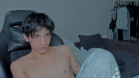 Snapshot of davisross chatting on 12-20-24, 08:12 davis online show from 12-20-24, 08:12