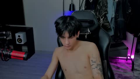 Snapshot of davisross chatting on 02-10-25, 07:26 davis online show from 02-10-25, 07:26