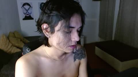 Snapshot of davoxer chatting on 11-06-25, 04:13 davoxer online show from 11-06-25, 04:13