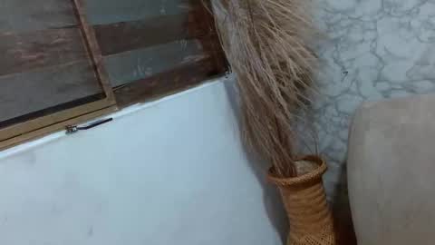 Day Kardashian online show from 12-05-25, 02:14