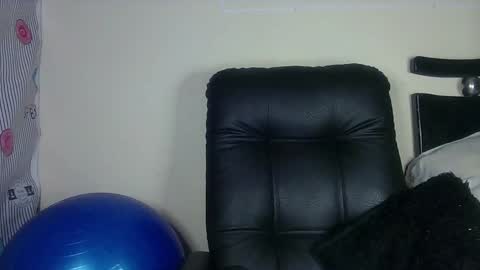 Snapshot of daya202 chatting on 01-08-25, 03:08 Eli online show from 01-08-25, 03:08