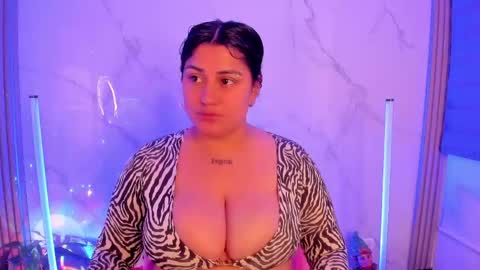 Snapshot of dayan_silva_ chatting on 05-24-26, 02:05 DAYAN online show from 05-24-26, 02:05
