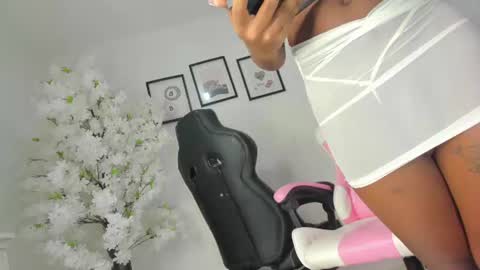 dayanis_latin online show from 06-19-26, 04:06