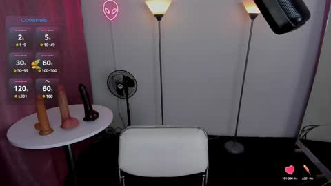 I am Dayanna  tecca online show from 01-28-25, 09:29