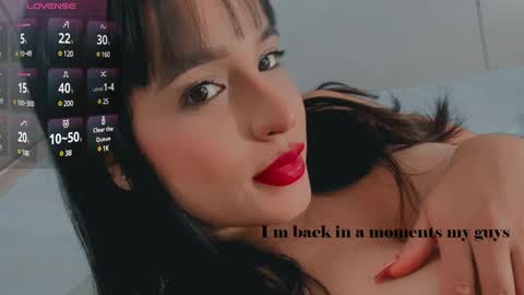 Snapshot of dayhanshelby chatting on 12-13-24, 10:45 nice too meet you i m alison online show from 12-13-24, 10:45