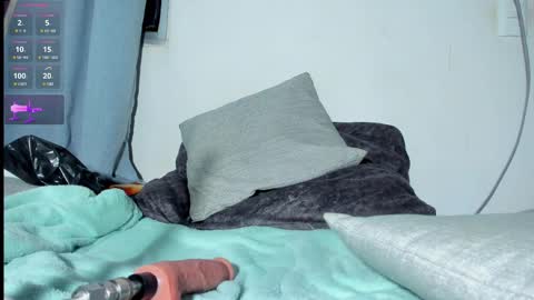 Snapshot of dayhanshelby chatting on 02-16-25, 10:10 nice too meet you i m alison online show from 02-16-25, 10:10