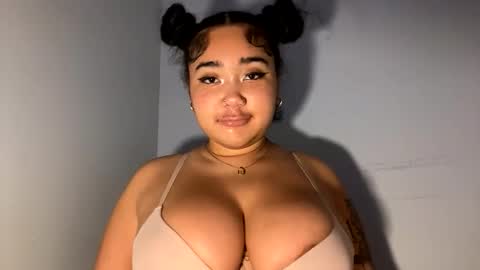 dayqueen1 online show from 05-18-26, 06:41