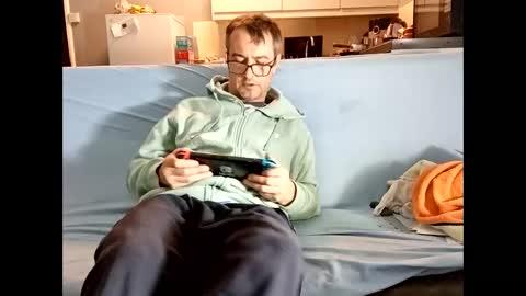 Snapshot of dazzill chatting on 12-15-24, 07:31 Dazzill online show from 12-15-24, 07:31