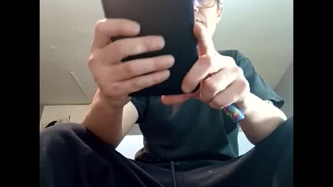 Snapshot of dazzill chatting on 01-12-25, 09:51 Dazzill online show from 01-12-25, 09:51