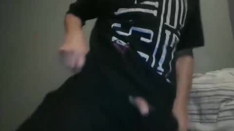 Snapshot of dazzill chatting on 11-13-25, 07:24 Dazzill online show from 11-13-25, 07:24